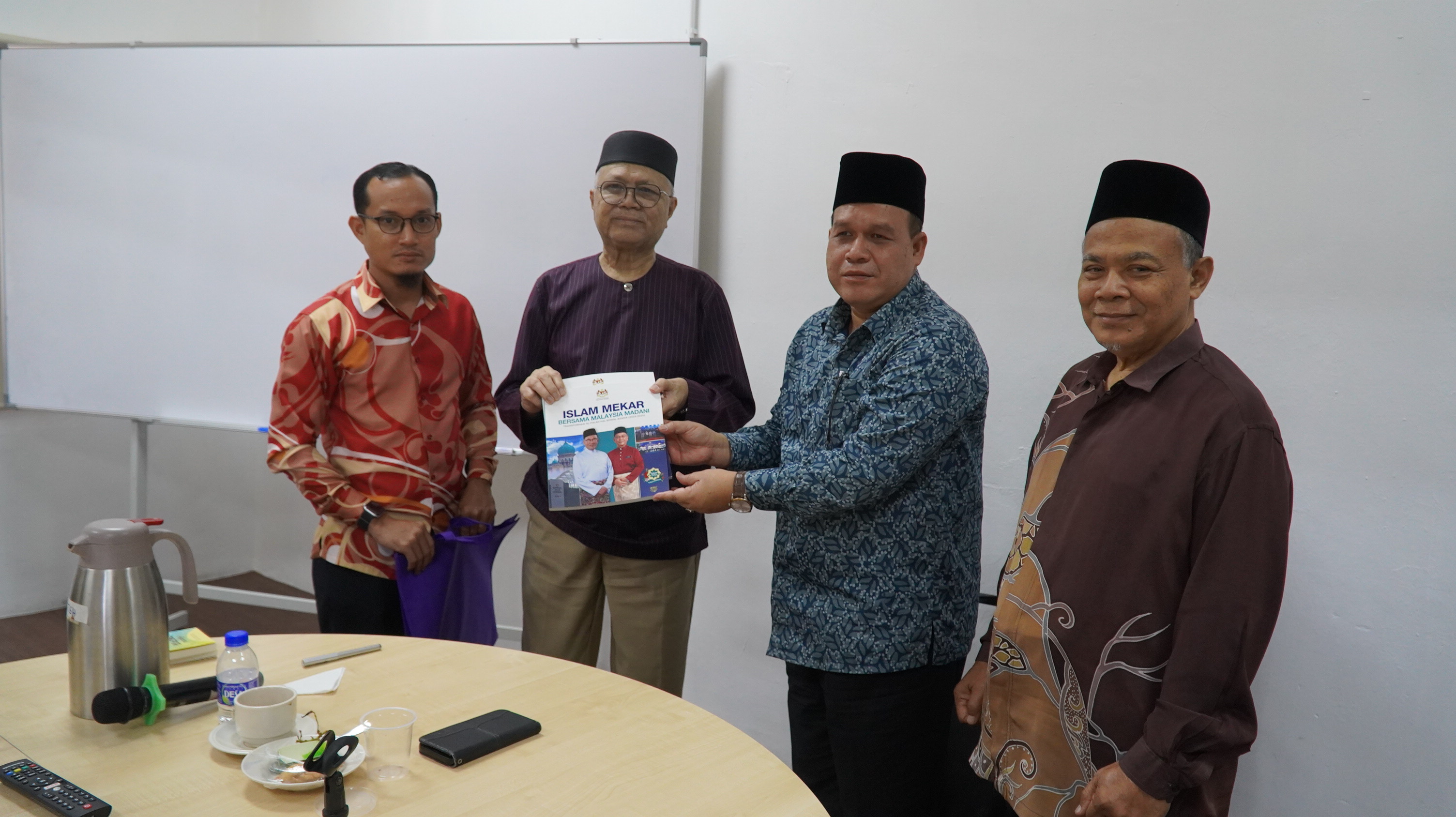 https://my05.awfatech.com/sriseremban/content/news/newsf1_OMA207_1785469058.JPG